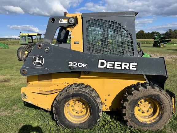 Image of John Deere 320E Image 0