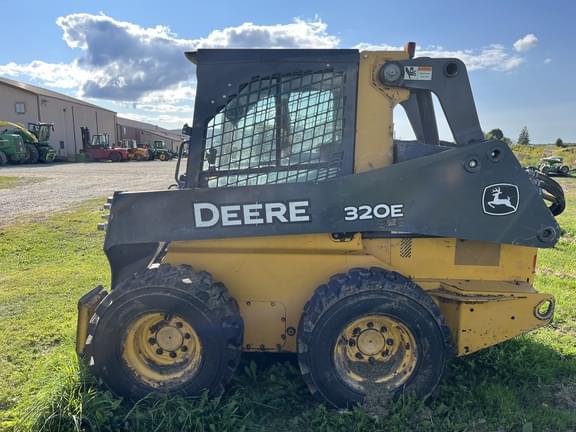 Image of John Deere 320E Image 1
