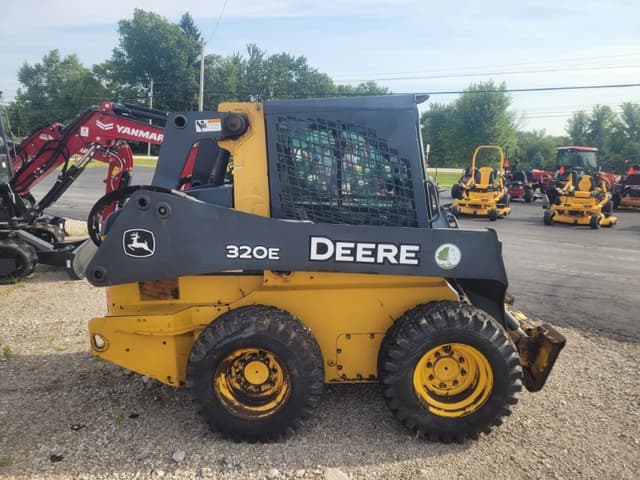 Image of John Deere 320E equipment image 1