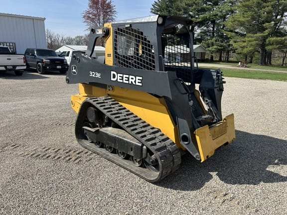 2016 John Deere 323E Equipment Image0