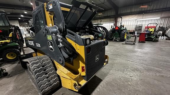 Image of John Deere 323E equipment image 4