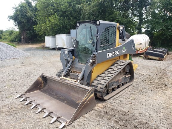 2016 John Deere 323E Equipment Image0