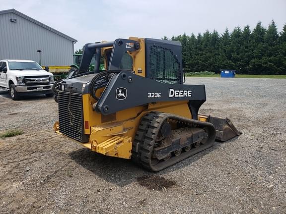 Image of John Deere 323E equipment image 3