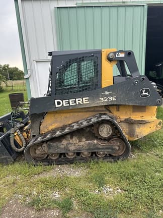 Main image John Deere 323E