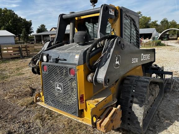 Image of John Deere 323E equipment image 3