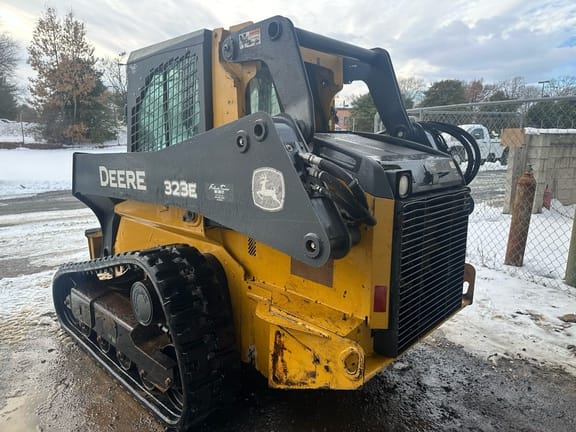 2016 John Deere 323E Equipment Image0