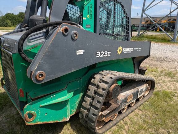 Image of John Deere 323E equipment image 3