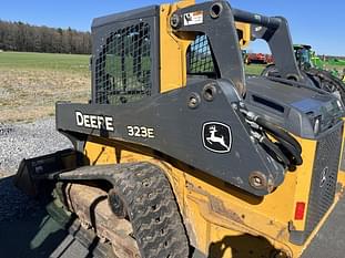 2016 John Deere 323E Equipment Image0