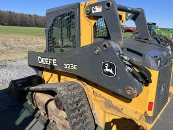 Main image John Deere 323E