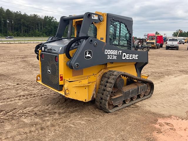 Image of John Deere 323E equipment image 4