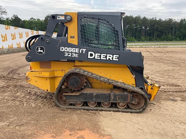 Image of John Deere 323E equipment image 3