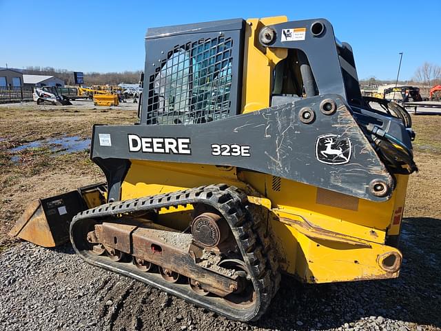 Image of John Deere 323E equipment image 3