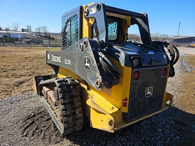 Image of John Deere 323E equipment image 4