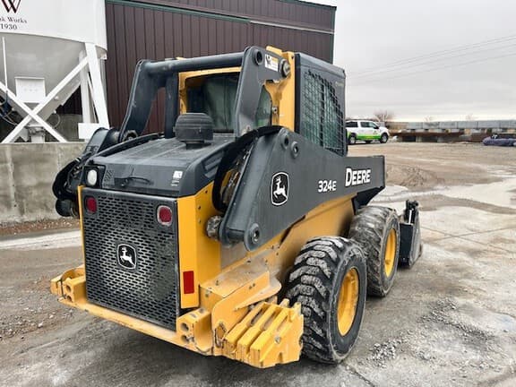 Image of John Deere 324E equipment image 3