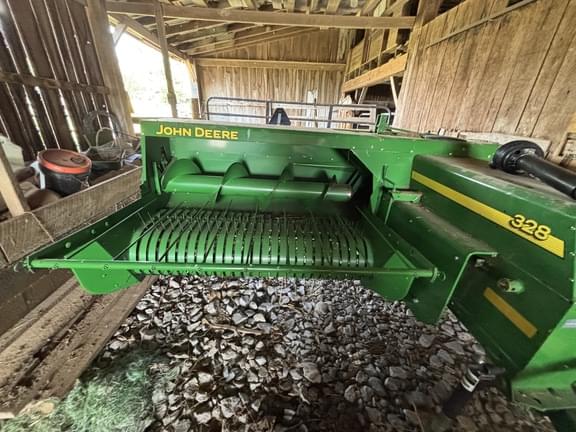 Image of John Deere 328 equipment image 3