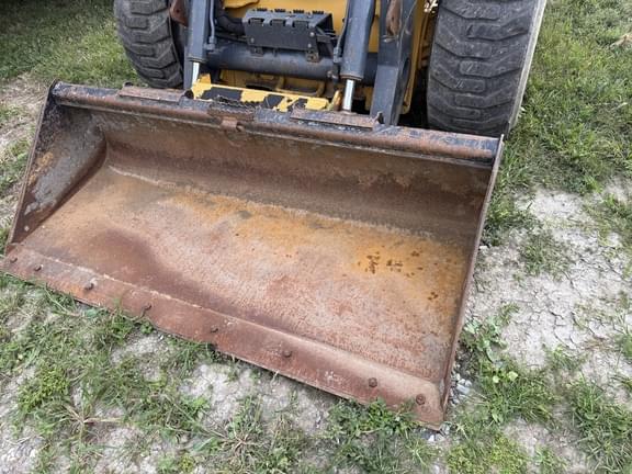 Image of John Deere 330G equipment image 4