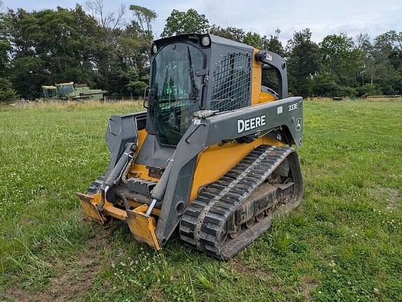 Image of John Deere 333E equipment image 1