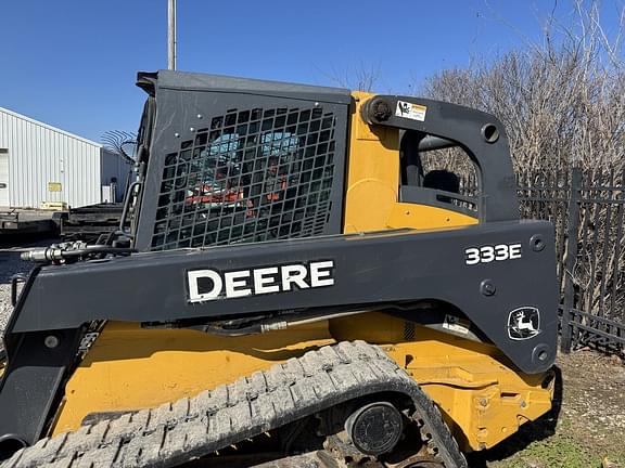 Image of John Deere 333E equipment image 2