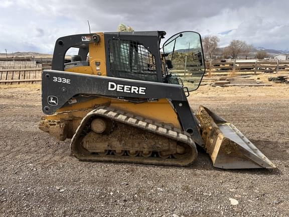 Image of John Deere 333E equipment image 2