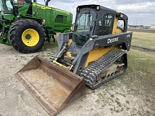 Main image John Deere 333E 1