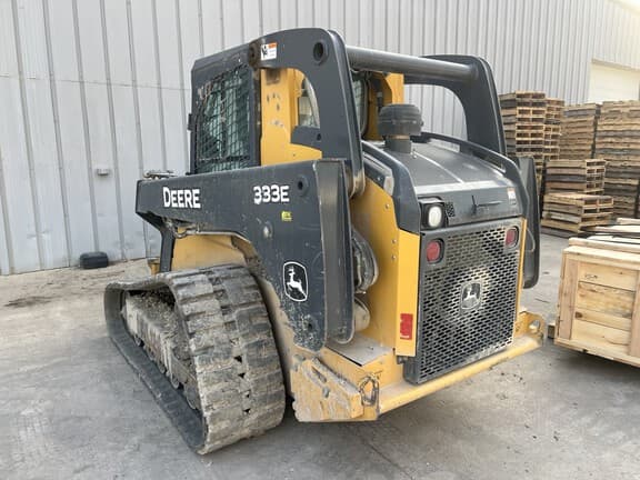 Image of John Deere 333E equipment image 3