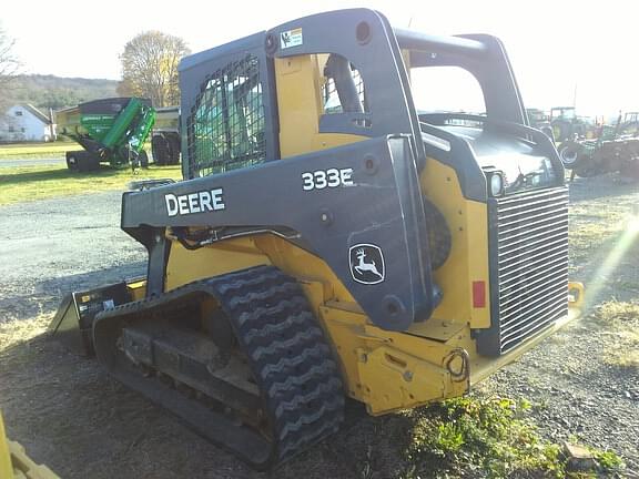 Image of John Deere 333E equipment image 1