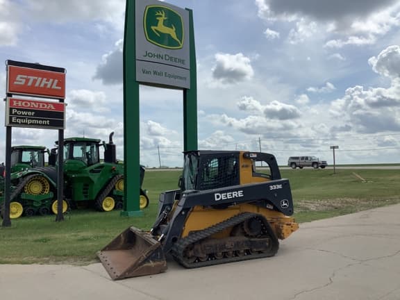 Image of John Deere 333E equipment image 1