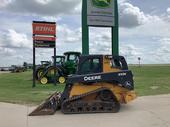 Image of John Deere 333E equipment image 2