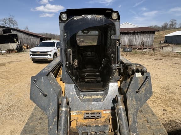 Image of John Deere 333E equipment image 2