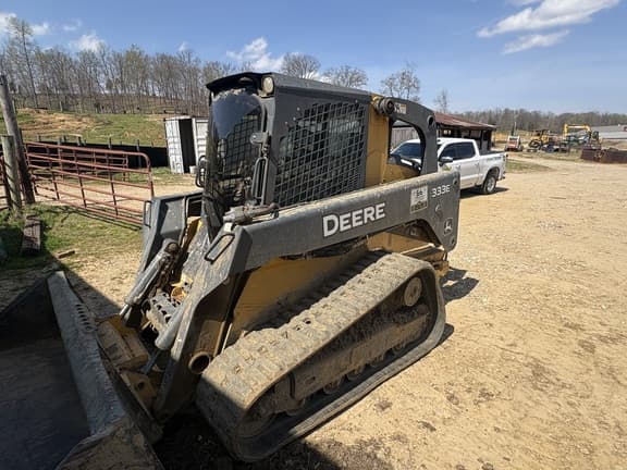Image of John Deere 333E equipment image 1