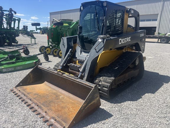 2016 John Deere 333E Equipment Image0
