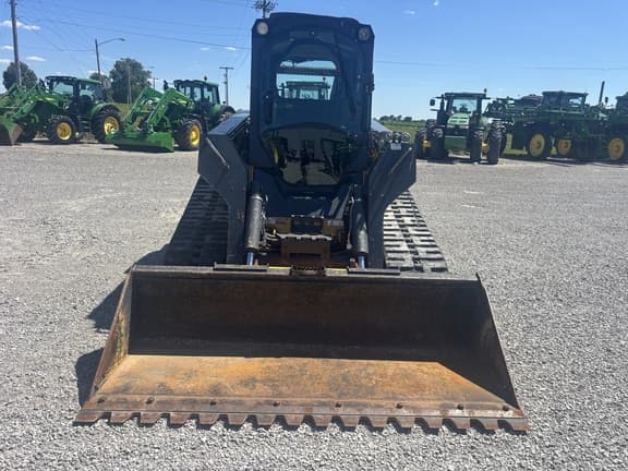 Image of John Deere 333E equipment image 2