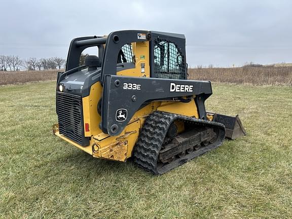 Image of John Deere 333E equipment image 2