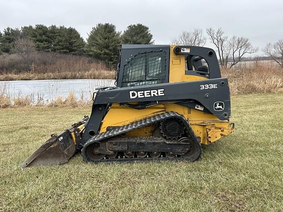 Image of John Deere 333E equipment image 1