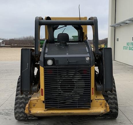 Image of John Deere 333E equipment image 3