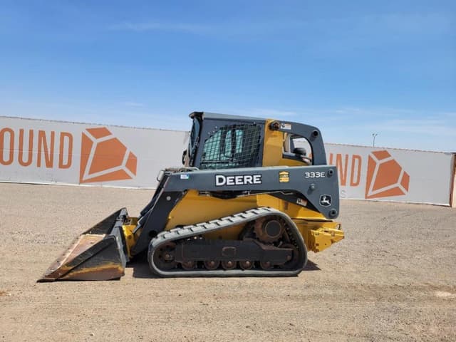 Image of John Deere 333E equipment image 1