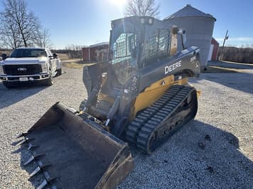 Main image John Deere 333G