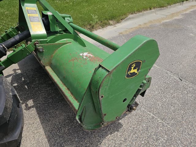 Image of John Deere 390 equipment image 1