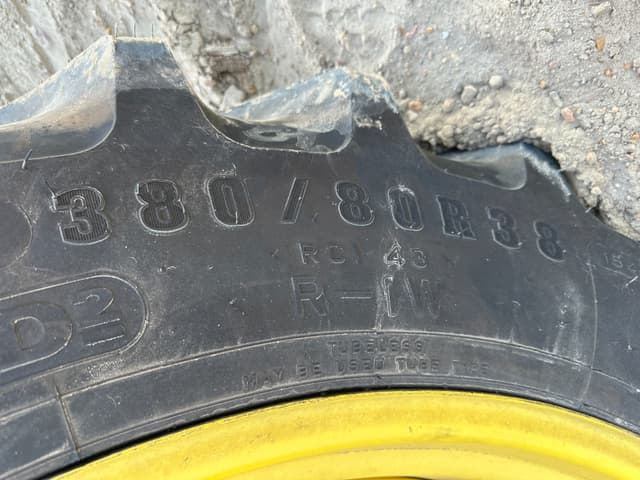 Image of John Deere R4023 equipment image 4