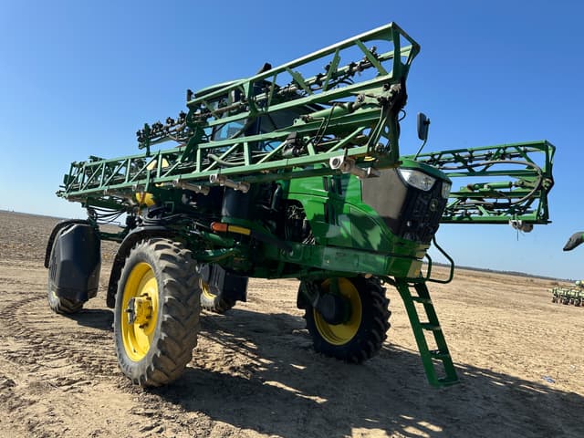 Image of John Deere R4023 equipment image 1