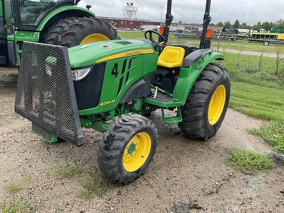 Image of John Deere 4044M equipment image 1