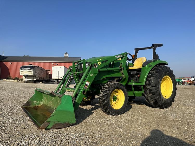 2016 John Deere 4044M Equipment Image0