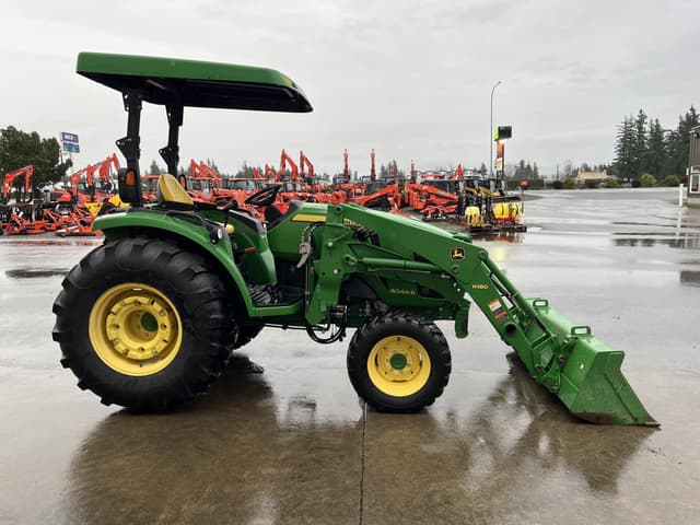 Image of John Deere 4044R equipment image 4