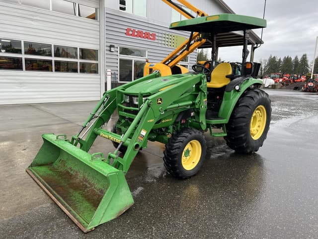 Image of John Deere 4044R equipment image 1