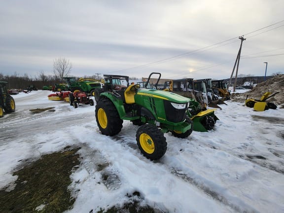 2016 John Deere 4052M Equipment Image0
