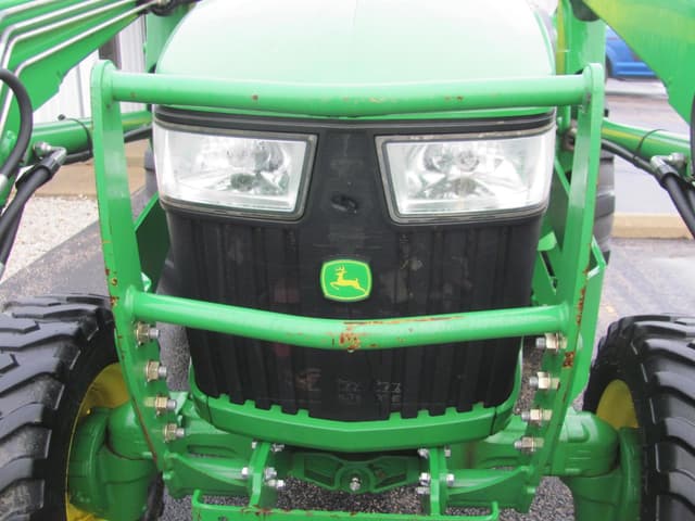 Image of John Deere 4052M equipment image 2