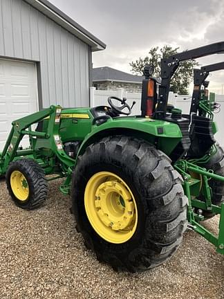 Image of John Deere 4052M equipment image 3