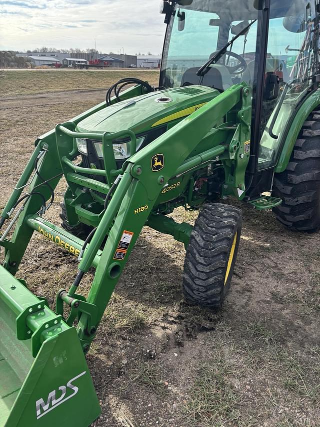 Image of John Deere 4052R equipment image 1