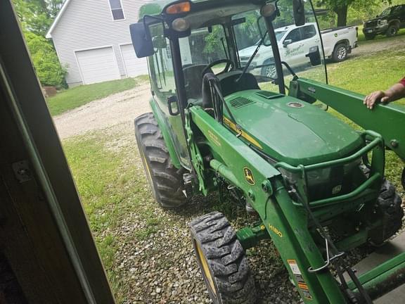 Image of John Deere 4052R equipment image 1