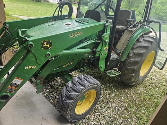 Image of John Deere 4052R Primary image